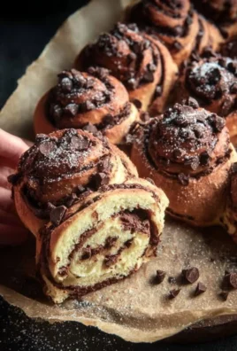 Delicious 10-minute chocolate rolls made with quark.