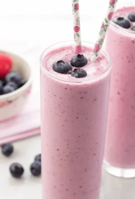 Smoothie aux trois baies riche en vitamines et saveurs
